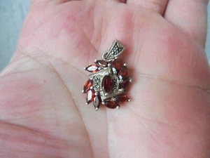 Beau Vieux Pendentif, 925 Argent Avec Des Pierres Rouges Taillées - Foto 1 di 4