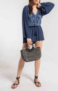 Weiße Krähe Kleidung Neu mit Etikett blau Crinkle Flora bestickt Boho Strampler Gr. S - Bild 1 von 2