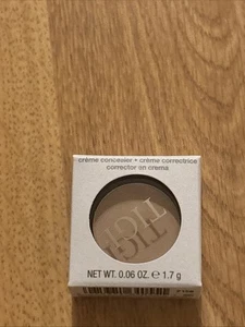 TIGI LIGHT Cosmetics Creme Concealer #7157 New - Picture 1 of 4
