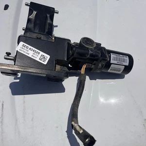 2019-2022 RAM 1500 Power CREW Board Mounting Bracket RH Right 68275812AC Used OE - Picture 1 of 10