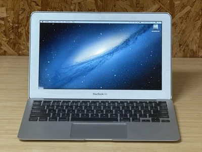 Apple MacBook Air 11 inch, Mid 2013, 128GB SSD, Intel i5 1.3GHz, 4GB RAM  - Image 1 of 4