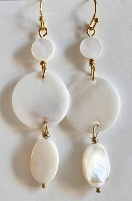 Lindos brincos de madrepérola. Oceano. Praia. - Imagem 1 de 3