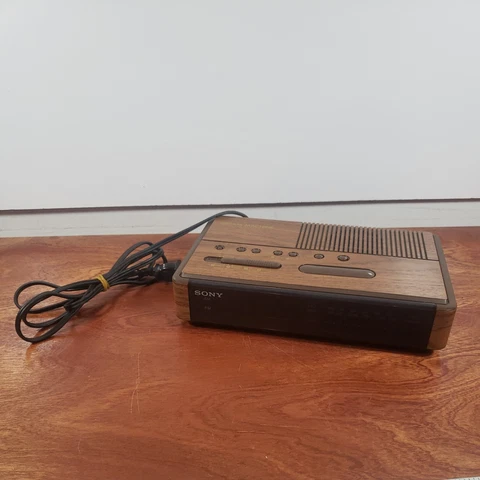 Vintage Sony Dream Machine ICF-C400 Dual Alarm Clock Radio Wood Grain TESTED Cover
