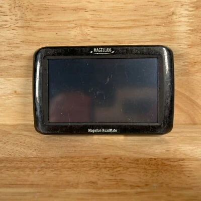 Magellan RoadMate 2035 Black 4.3'' Widescreen Touchscreen Portable GPS Navigator - Image 1 of 4