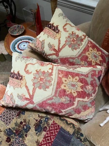 Set of 2 Pottery Barn Velvet Pillows W Feather Inserts - Perfect Condition - Picture 1 of 9