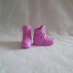 NEU Barbie Teen Schwester Skipper Babysitter Puppe lila rosa Sneaker Schuhe Kleidung - Bild 1 von 1