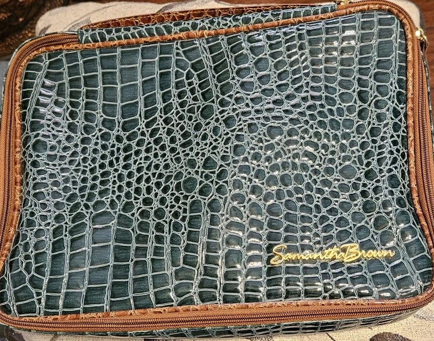 SAMANTHA BROWN Faux CROC  Embossed Green Toiletry Bag Travel Case Organizer  - Image 1 of 4