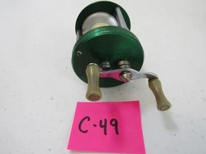 VINTAGE C-49 BRONSON GREEN HORNET 2200 FISHING REEL CASTING REEL FISHING SPORT - Picture 1 of 2