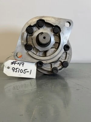 95105-1 Hydraulic Pump - Image 1 of 4