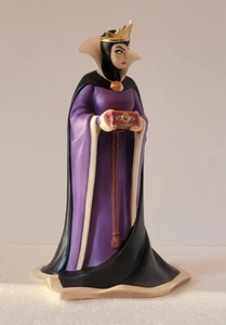Disney Snow White Evil Queen "Bring Back Her Heart" Figurine - Picture 1 of 9