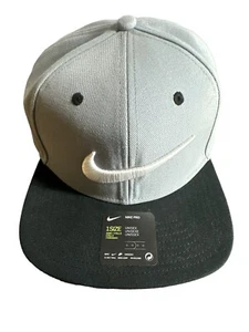 Unisex Nike Two Toned Snapback Flat Bill 100% Authentic Adjustable - Picture 1 of 6