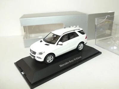 MERCEDES CLASSE M ML 2011 W166 Blanc MINICHAMPS 1:43 - Photo 1/3