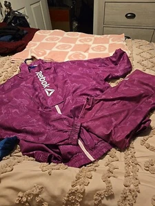 Reebok - Picture 1 of 2