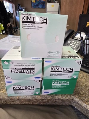 Kimtech - Limpadores de tarefa delicados KimWipes - 4,4 x 8,2” - 286x 1 camada - 5 caixas - Imagem 1 de 4