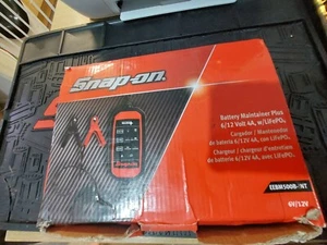 Mantenedor de batería Snap On *Como nuevo* Plus - 6/12 voltios 4A EEBM500B-INT - Imagen 1 de 9