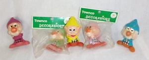 Juego de 5 Adornos de Navidad Enanos Flocados de Colección Nuevo Stock Antiguo Hong Kong - Imagen 1 de 9