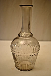 Vintage Clear Glass Wine Decanter Bottle Missing Stopper Decorative Collectible - Picture 1 of 8