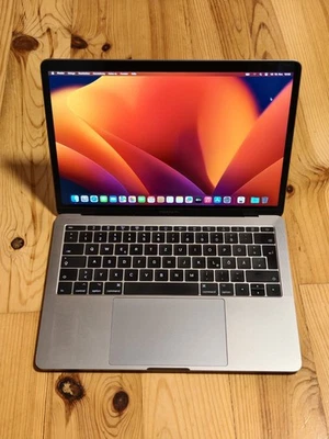 MacBook Pro 13, 2017, 8GB, 256GB, Space grau. SehrGutZust. - Bild 1 von 4