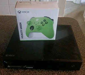 Microsoft Xbox One 500GB Konsole mit BRANDNEUEN Controller - Bild 1 von 6
