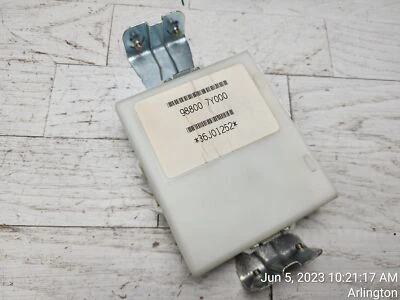 2004-2005 Nissan Maxima IN DASH Seat Memory Control Module 98800-7Y000 - Image 1 of 4