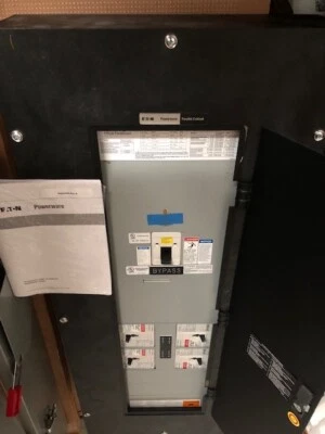 Placa de panel Eaton PRL3a Pow-R-Line 350AMP 208Y/120V, 3PH, 4W, con interruptores NUEVO Foto 1 de 4