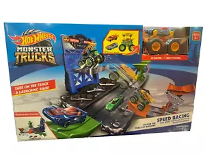 Hot Wheels Monster Trucks Playset with Ramp & 1 Car - Children's Track Set - Picture 1 of 2