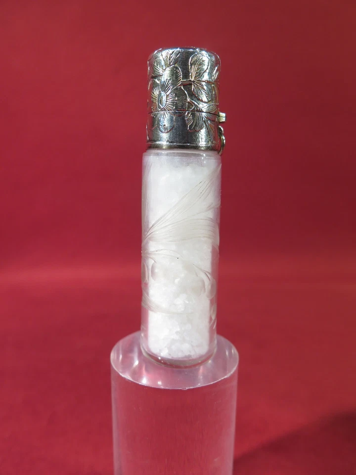 ANCIEN JOLI FLACON A SEL CRISTAL ARGENT VERMEIL DECOR MUGUETS ART NOUVEAU 1900 - Photo 1/1