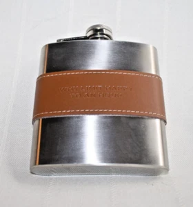 tarte à la boue "Pourquoi limiter le bonheur à une heure" flacon en métal bande CUIR INOX 6 oz - Photo 1/6