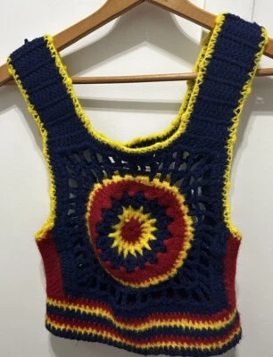 BOHO Hippie Vintage Hecho a Mano Crochet Abuela Púrpura Flor Chaleco Tanque Pequeño Foto 1 de 4