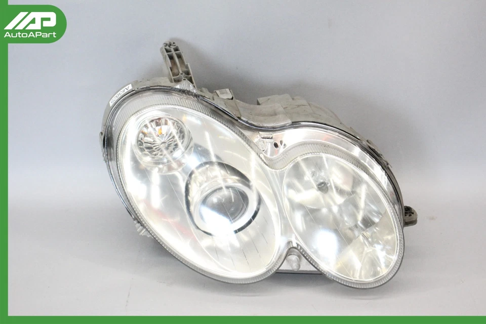 ✅ 03-09 Mercedes W209 C209 CLK320 Faro delantero derecho Lámpara Xenón Conjunto OEM Foto 1 de 4
