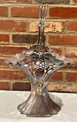 Hermosa Cesta Antigua Derby Plateada CO Novias con Mango Alto 18" Foto 1 de 4