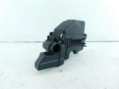 Впускная коробка воздухоочистителя в сборе 13–17 Nissan Versa 1,6 л от оригинального производителя - Изображение 1 из 4