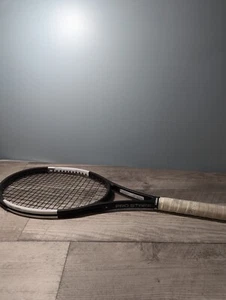 Raqueta de tenis Wilson Pro Staff RF97 v12 Roger Federer 4 1/4 negra dañada* Leer - Imagen 1 de 16
