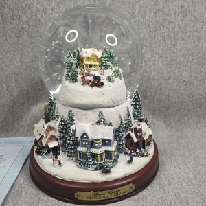 THOMAS KINKADE Viktorianisches Dorf Schneekugel BELEUCHTET MUSIK - Bild 1 von 6