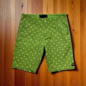 Oakley Men's Geometric Golf Chino Shorts Green Size 34 Casual Summer - Picture 1 of 18