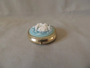 Collectible decorated bronze pill box - Picture 1 of 10