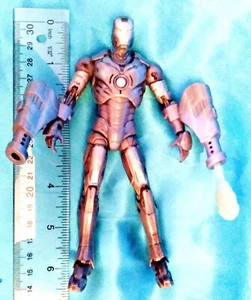 Figura de acción Marvel gris Iron Man con accesorios Hasbro 2008 - Imagen 1 de 4