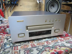 TEAC VRDS-9 CD PLAYER. - Picture 1 of 9