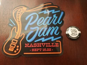 Pegatina y botón PEARL JAM 2022 Nashville TN Bridgestone Show edición limitada - Imagen 1 de 1