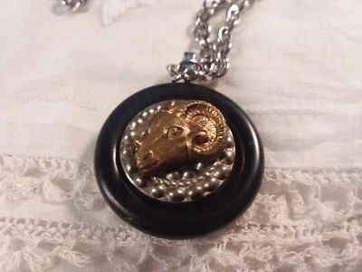 Collar MaryBee 22" Tono Plata, con Cabeza de Carnero Latón Antiguo 15mm 06-01-2022 Foto 1 de 4