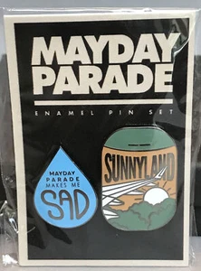 MAYDAY PARADE Makes Me Sad, Sunnyland 2 piezas prendedores esmaltados - ¡Excelente! - Imagen 1 de 2