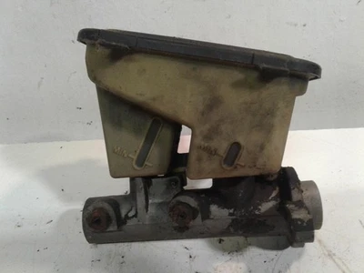 Cilindro maestro de freno usado se adapta a: 1999 GMC Safari (GMC) grado A Foto 1 de 4