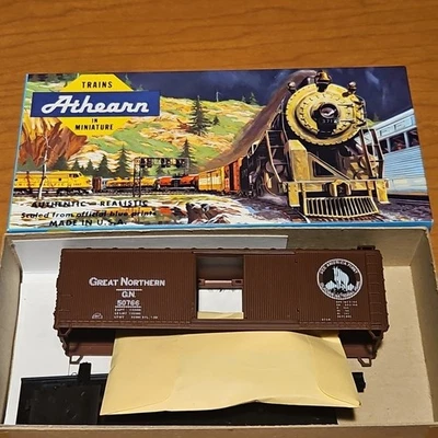 Athearn HO Blue Box Kit# 5233 Great Northern  40 Ft Wood Box Car # GN 50766 - Image 1 of 4