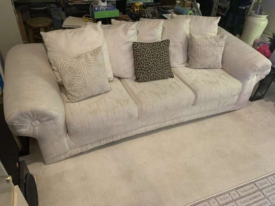 White Sofa Seats 4-5 People comfortably - Image 1 of 1