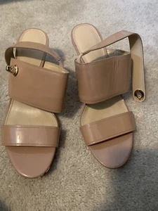 Coach Marla Damen-Lacksandalen offene Zehenpartie Fersenriemen Größe 9 - Bild 1 von 4