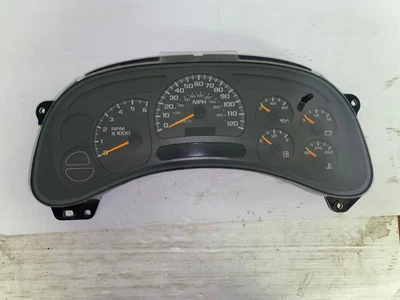 Chevrolet Silverado 2500 3500 Tahoe 2003-2005 racimo velocímetro id 15135668 Foto 1 de 4