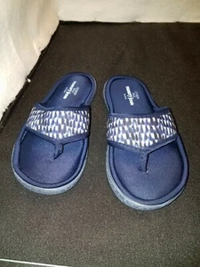 NWOB Women's S(5-6) CUSHION WALK Memory Foam by AVON blue & white THONGS SANDALS - Picture 1 of 12