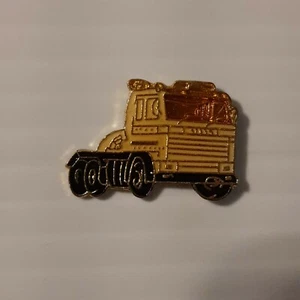 SEMI TRACTOR TRAILER TRUCKER Vintage enamel metal hat tac pin lapel tack - Picture 1 of 3
