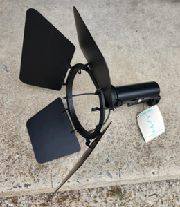 JUNO Trac-Master T69 & T301 Spot Light Black Metal Barn Doors Stage Track Light - Picture 1 of 6