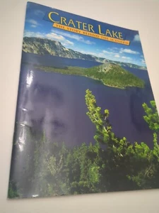 CRATER LAKE : The Story Behind the Scenery , - Foto 1 di 2